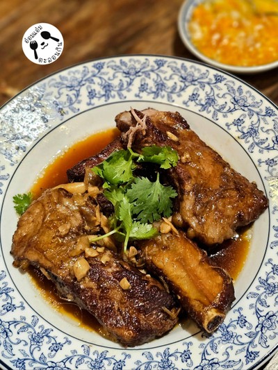 ซี่โครงหมูต้มพะโล้