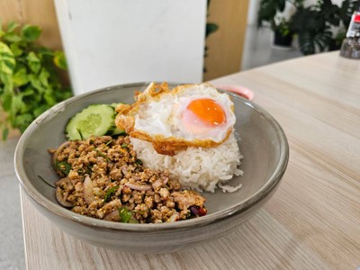 Blanc Café & Eatery