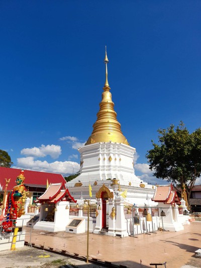 พระธาตุโชคดี ศรีร้องกวาง