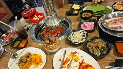 อาหาร หรือ เครื่องดื่ม