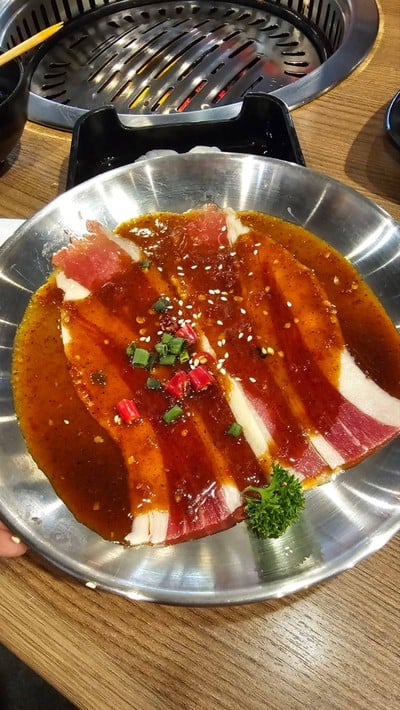 เนื้อติดมันสไลด์แช่ซอสเผ็ด
