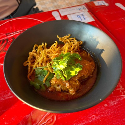 ข้าวซอยกระดูกหมู