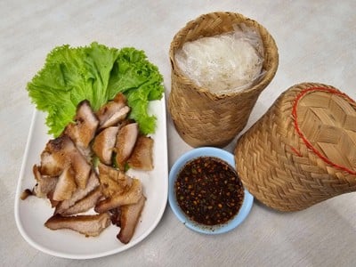 คอหมูย่าง