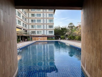 สระว่ายน้ำ/ชายหาด