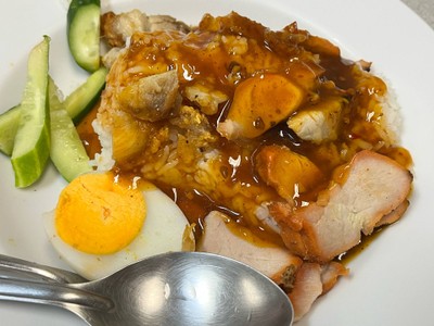 ข้าวหมูแดงหมูกรอบ