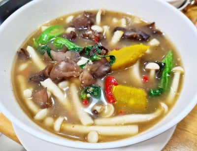 แกงเห็ด 3 อย่าง