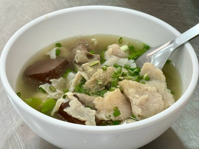 เกาเหลาเลือดหมู