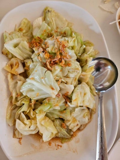 กะหล่ำปลีทอดน้ำปลา