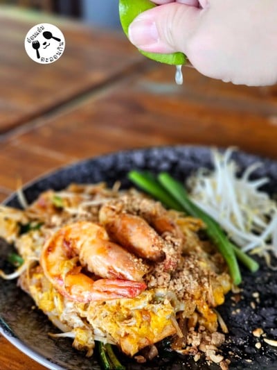 ผัดไทยกุ้งสด
