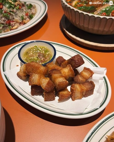 Lon Lon Local Diner ลอนลอน โลคอลไดเนอร์