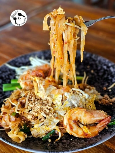 ผัดไทยกุ้งสด