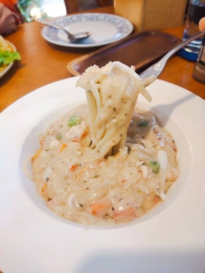 สปาเก็ตตี้ไวท์ซอสซีฟู้ด