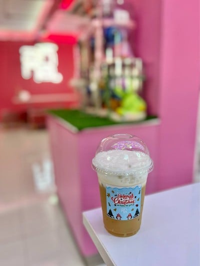 ☕️ Iced Cappuccino. (Price 75 Baht.)