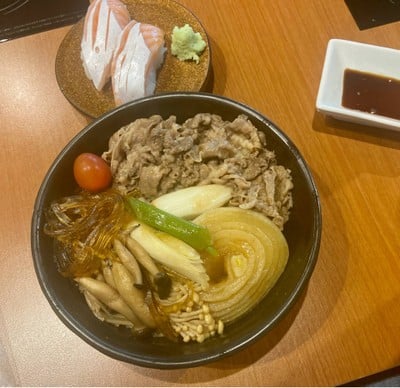 ข้าวสุกี้ยากี้เนื้อ 