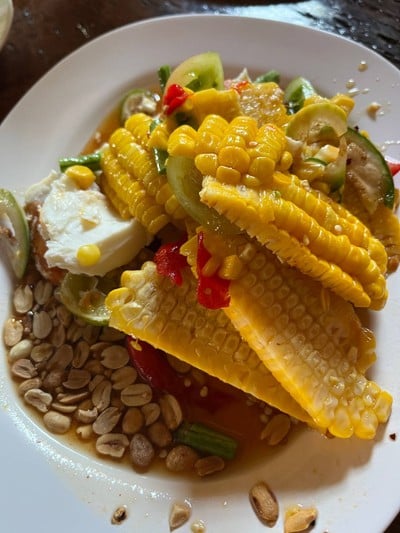 ตำข้าวโพดไข่เค็ม