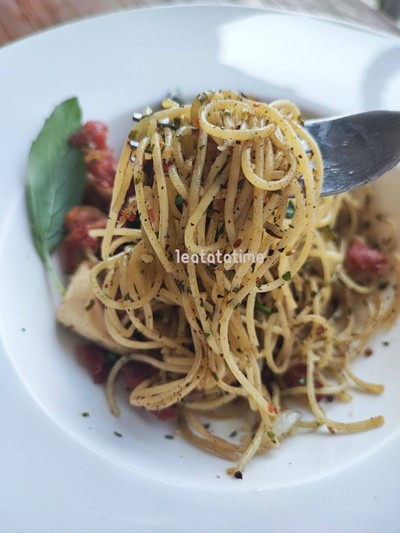 สปาเก็ตตี้พริกแห้งเบคอน
