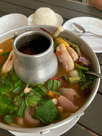 ไก่ต้มใบมะขาม