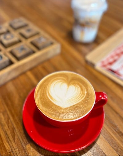 ☕️ Flat White. (Price 130 Baht.)