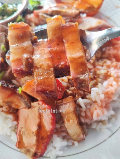 หมูกรอบ