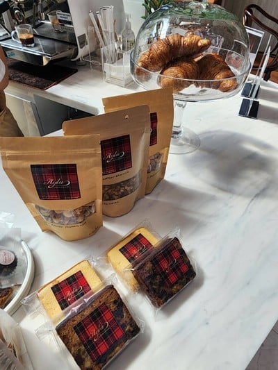 อาหาร หรือ เครื่องดื่ม