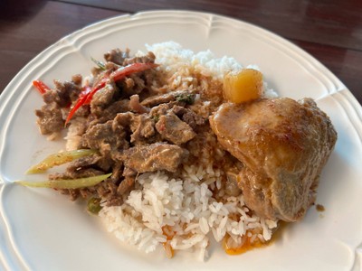 ข้าวราดแกงเนื้อ, มัสมั่นไก่
