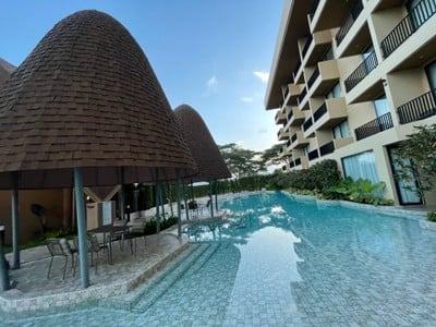 สระว่ายน้ำ/ชายหาด