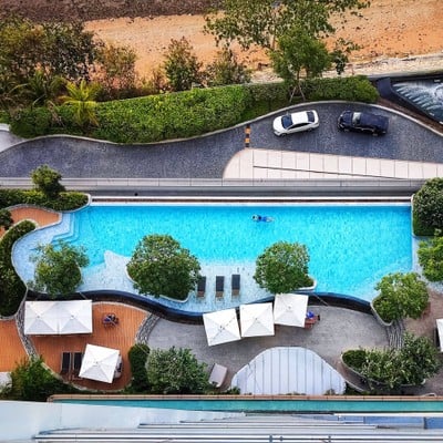 สระว่ายน้ำ/ชายหาด