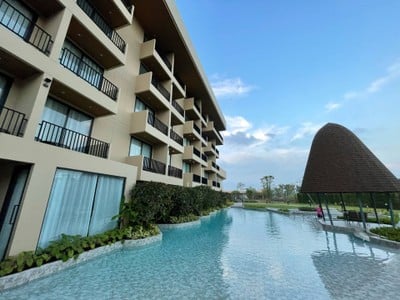 สระว่ายน้ำ/ชายหาด