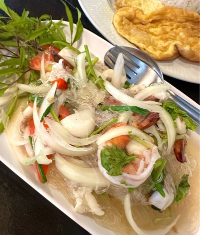 ยำวุ้นเส้นทะเล