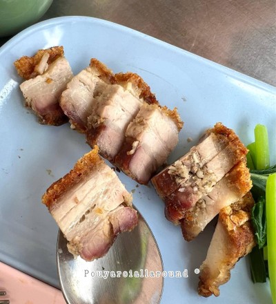 หมูกรอบ ( ต่อ ขีด )