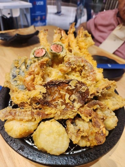 อาหาร หรือ เครื่องดื่ม