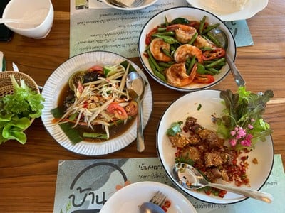 บ้านสะออน by บ้านนอกคอกนาเขาใหญ่