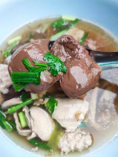 เกาเหลาเลือดหมู