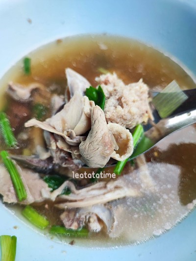 เกาเหลาเลือดหมู