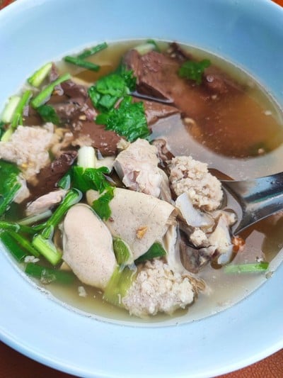 เกาเหลาเลือดหมู