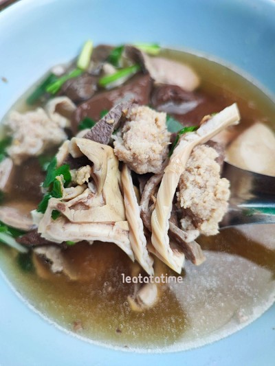 เกาเหลาเลือดหมู