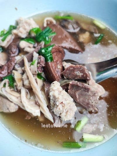 เกาเหลาเลือดหมู