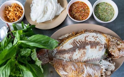 ราคาต่อชุด จะอยู่ที่ 150-250 บาท ขึ้นอยู่กับขนาดของตัวและชนิดปลา🐟