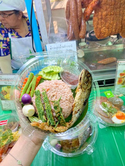 อิ่มจุกๆไปเลยกับชุดนี้ เพียง 60 บาท😆 ปล.คุณป้าน่ารักมากใจฟูอ่าาา😊