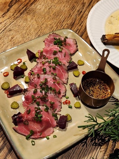 อาหาร หรือ เครื่องดื่ม