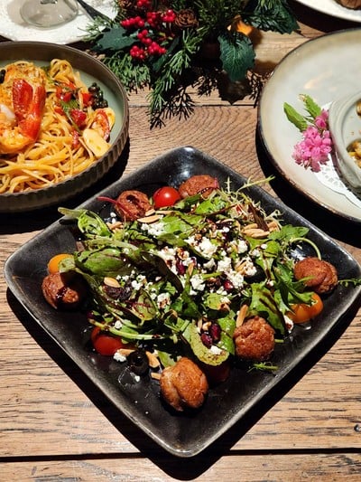 อาหาร หรือ เครื่องดื่ม