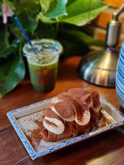 Tiramisu Croissant
