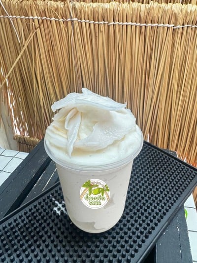 Coolconut มะพร้าวน้ำหอมดำเนิน (หน้าตลาดฉัตรไชย หัวหิน) - Coolconut มะพร้าวน้ำหอมดำเนิน (หน้าตลาดฉัตรไชย หัวหิน) -