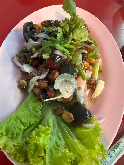 ยำไข่เยี่ยวม้า