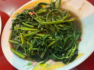 ผัดผักบุ้งไฟแดง