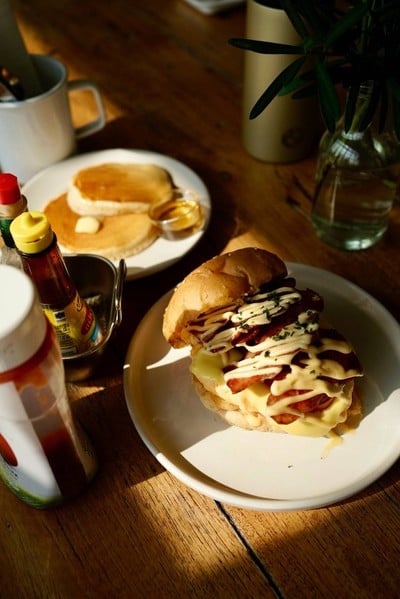 Normal cafe & stay ราชบุรี