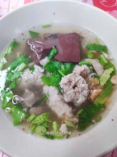 เกาเหลาเลือดหมู