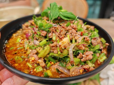 อาหาร หรือ เครื่องดื่ม