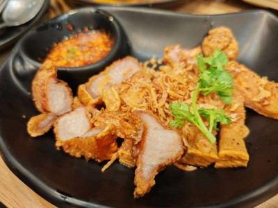 หมูสามชั้นทอด