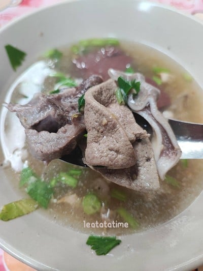 เกาเหลาเลือดหมู